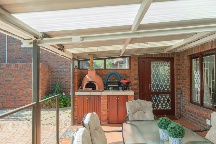 3 Bedroom Property for Sale in Summerstrand Eastern Cape